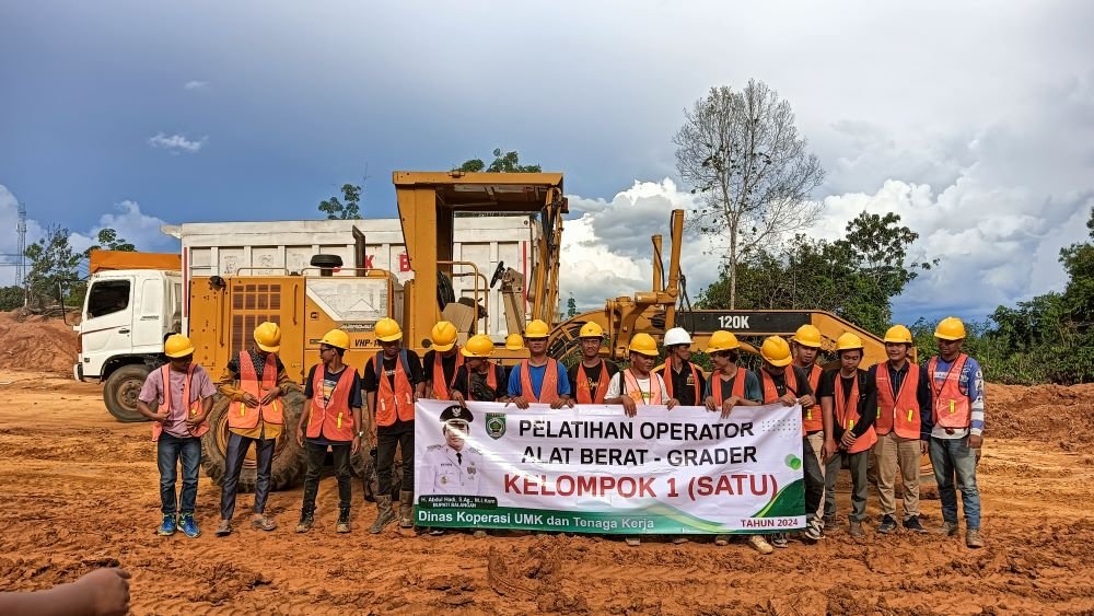 Pelatihan Operator Grader Kelompok 1