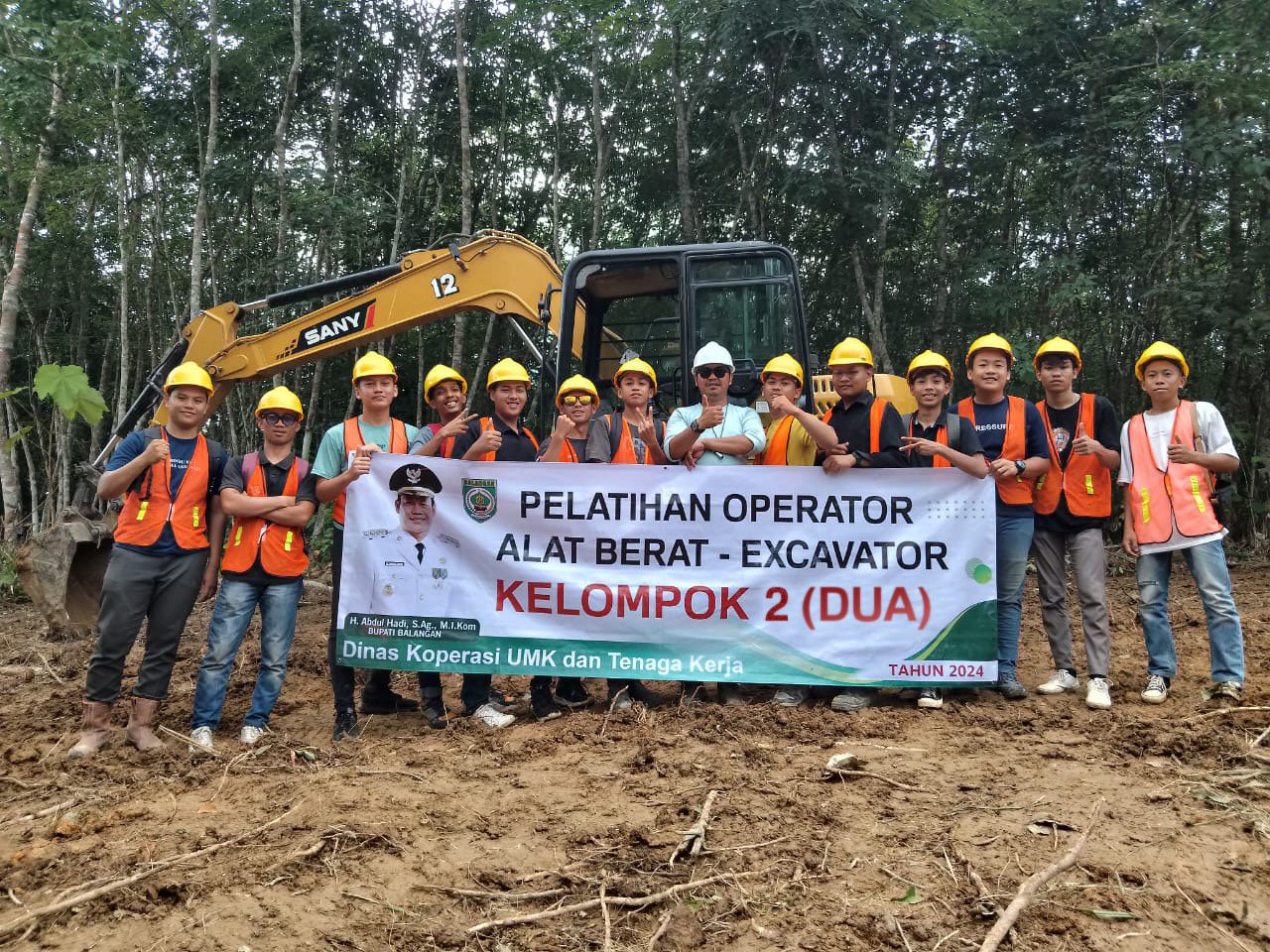 Pelatihan Operator Excavator Kelompok 2